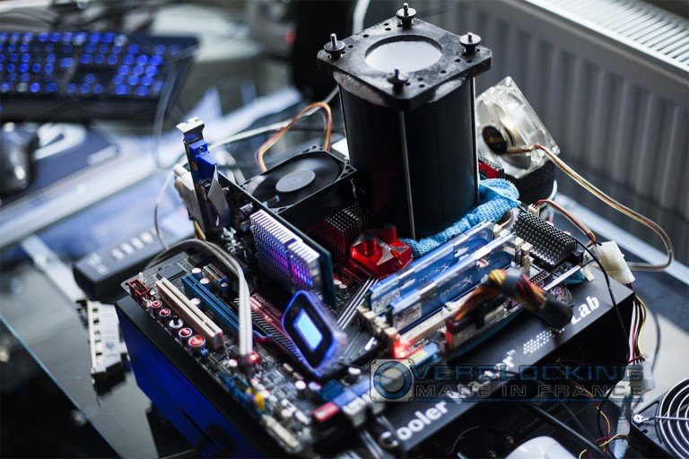 [LN2] C2D E8400 + Asus Rampage Extreme