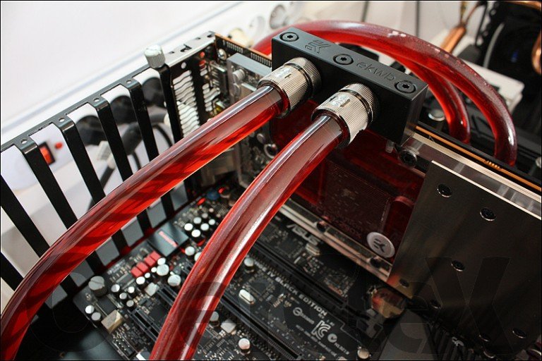 Waterblock EK-FC R9-290X chez OverClex