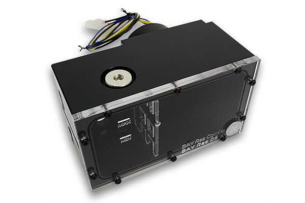 Un combo pompe/réservoir en 5,25&Prime; chez EK