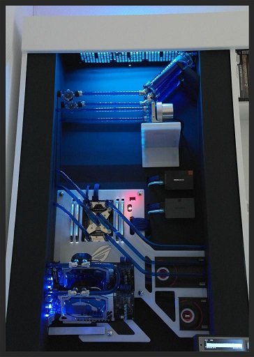 [Modding] Another PC in the wall