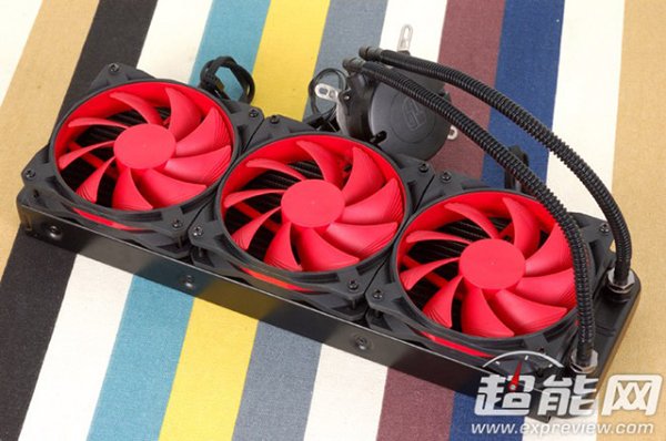 Le Deepcool Maelstrom 360, du grand AIO