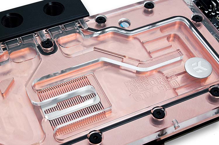 A peine sortie, la GTX 980 est refroidie EK