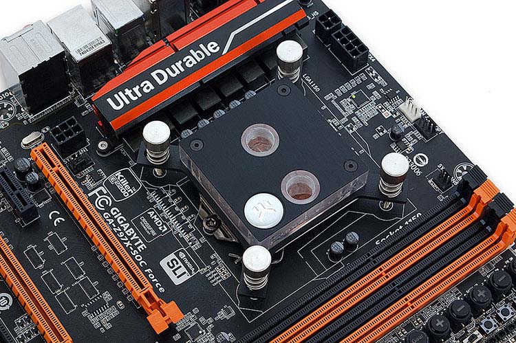 Waterblock Supremacy MK chez EK
