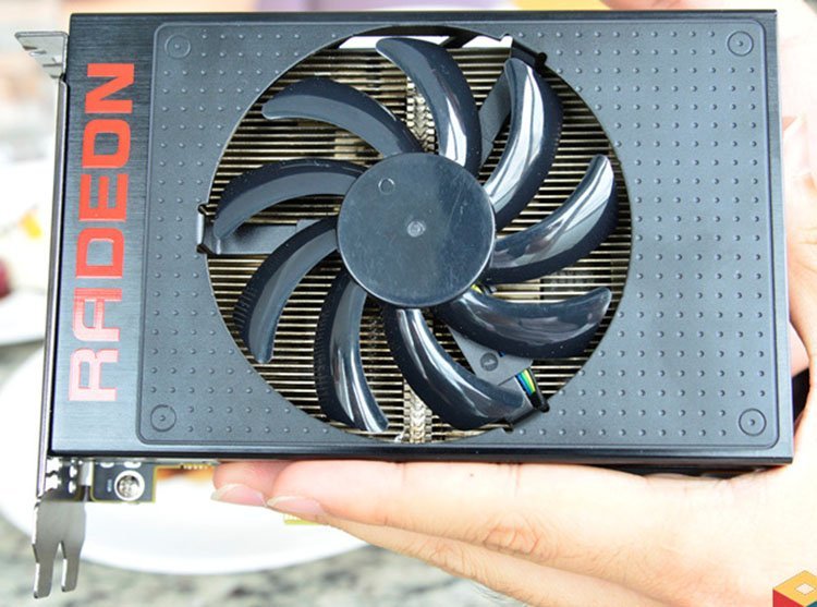 Les premières photos de la R9 Nano débarquent !
