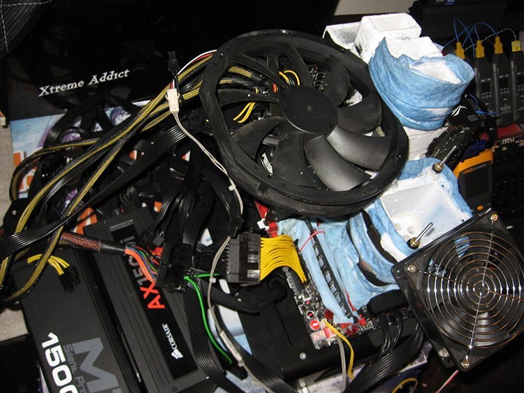 Record d&rsquo;overclocking pour 4 GTX 980 Ti et un Core i7 5960X !