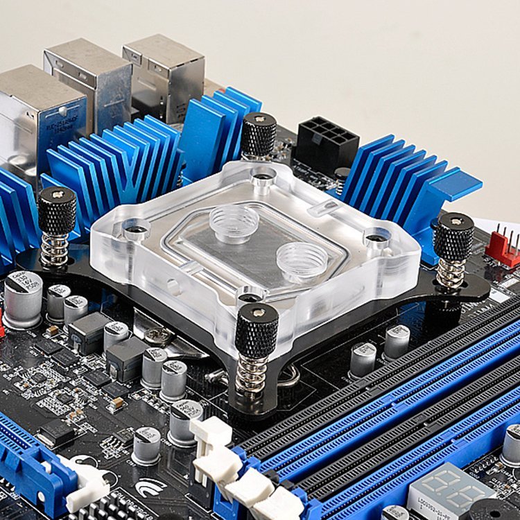 Lian Li se lance dans le watercooling DIY