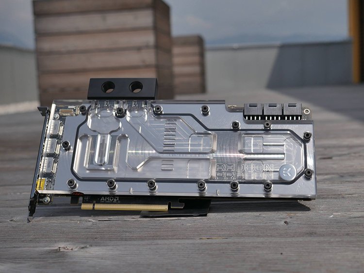 Ek possède déjà un waterblock pour la RADEON Pro Duo !
