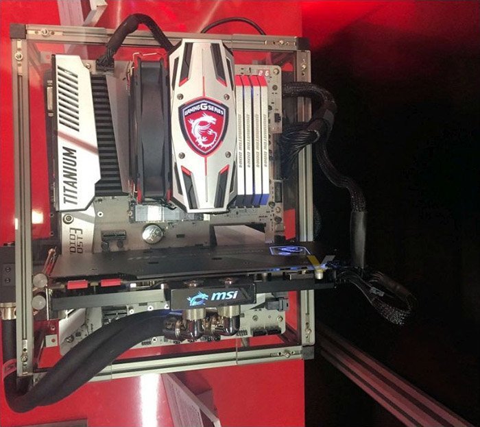 GamesCom 2016 : La GTX 1080 30Th Anniversary se montre