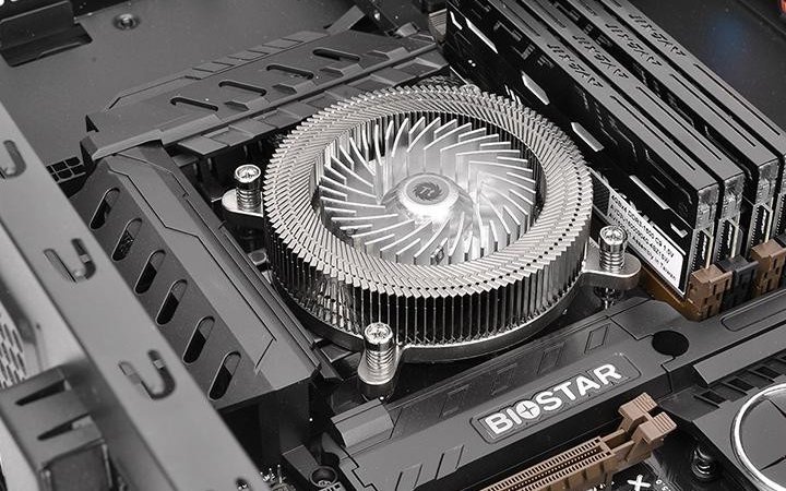 Thermaltake Engine 27 : Un dissipateur WTF !
