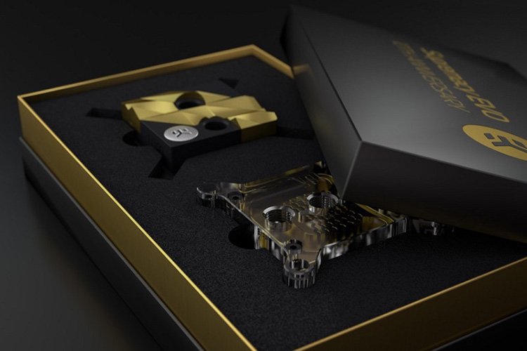 EK : Un waterblock 10th Anniversary en or !