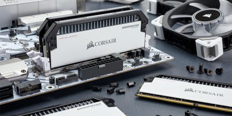 Corsair lance de la RAM Dominator Platinum SE Contrast !
