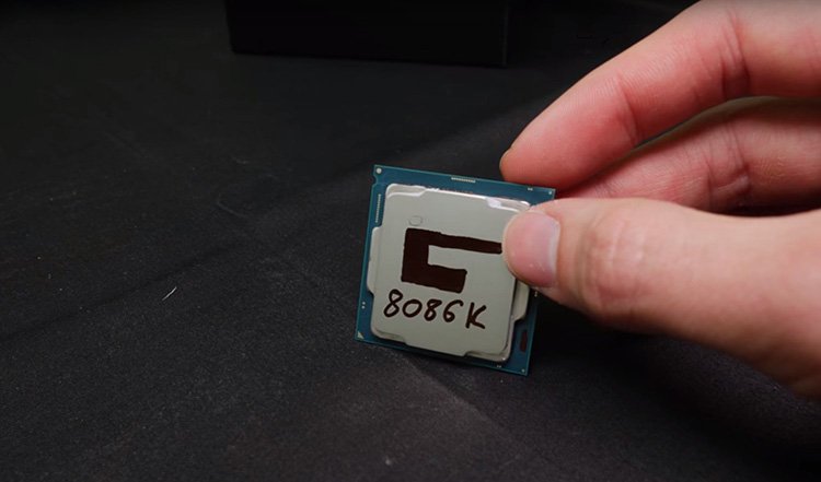 Computex 2018 : Der8auer OC le i7 8086K à 7.24 GHz !