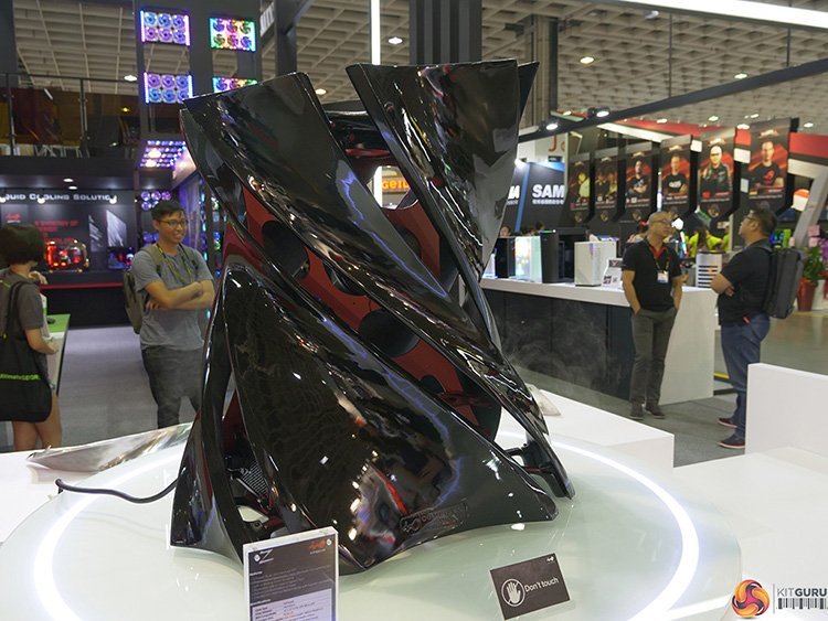 [MAJ] Computex 2018 : In Win montre un Z-Tower à $10 000 !
