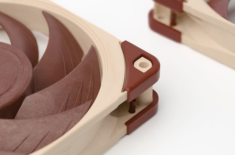 Noctua fait le plein de ventilateurs en 5V !