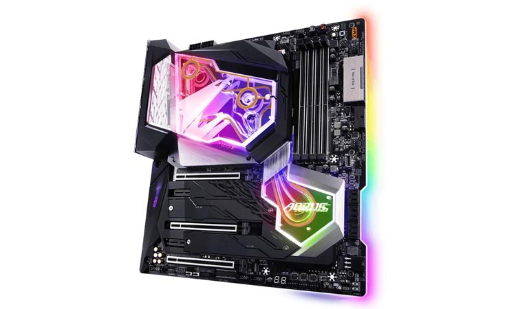 La Z390 Aorus Xtreme Waterforce de Gigabyte se montre !