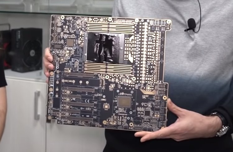 SR-3 Dark : une nouvelle super carte mère pour Xeon W-3175X chez EVGA !