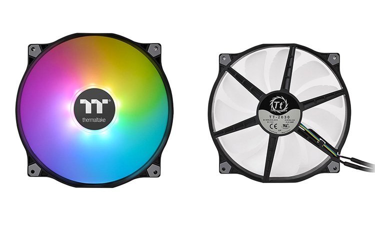 Pure 20 aRGB : Thermaltake sort un gros ventilos avec RGB adressable !