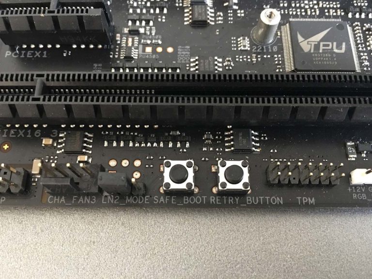 PCIe 8.0 : une première ébauche de la norme qui vise les 1 To/s !