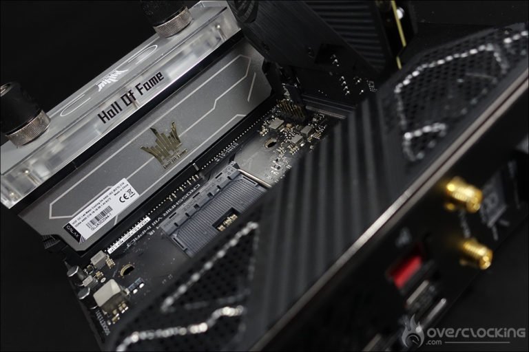 Le kit GALAX OC LAB DDR4-4400 water cooling
