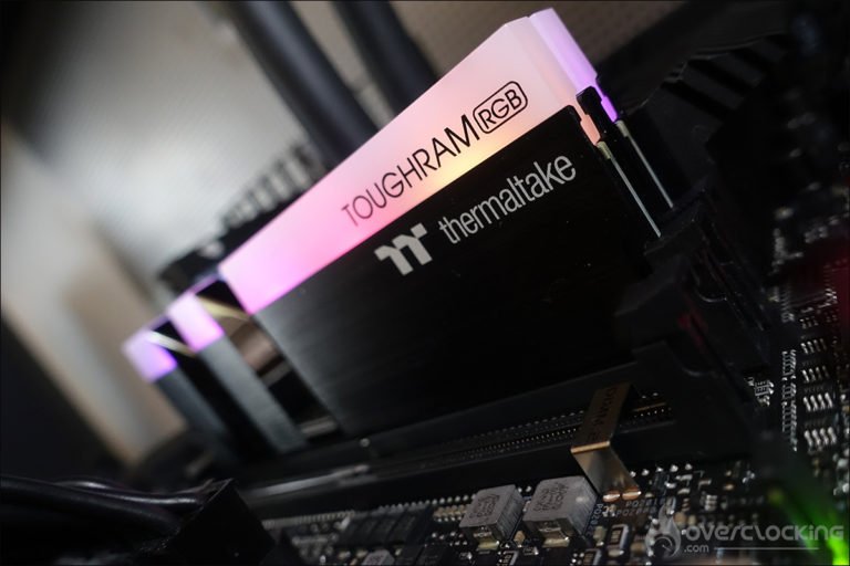 Thermaltake Toughram RGB 4600 CL19