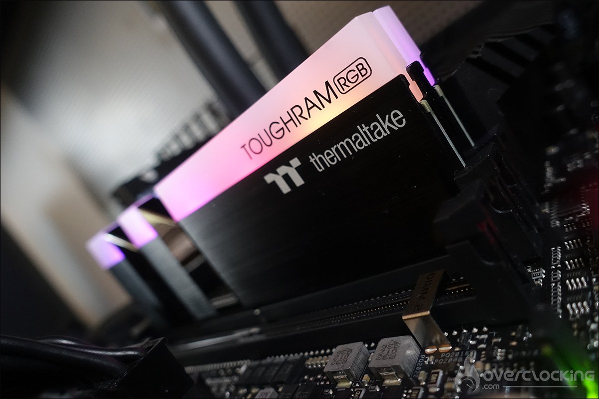 Thermaltake Toughram RGB 4600 CL19
