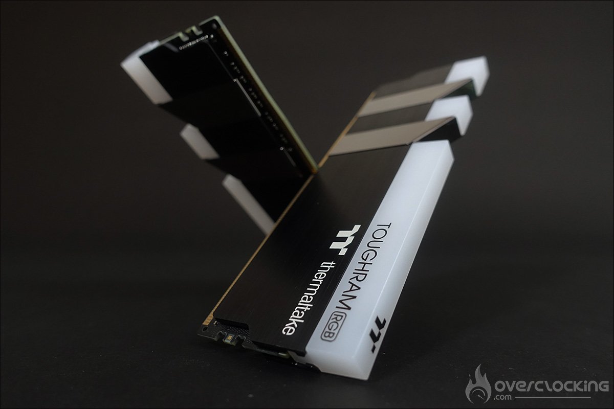 Thermaltake Toughram RGB 4600 CL19