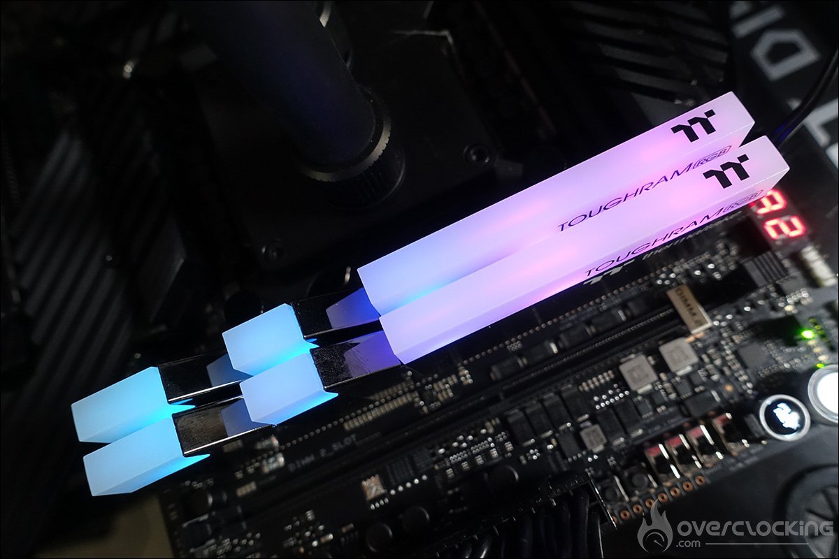 Thermaltake Toughram RGB 4600 CL19