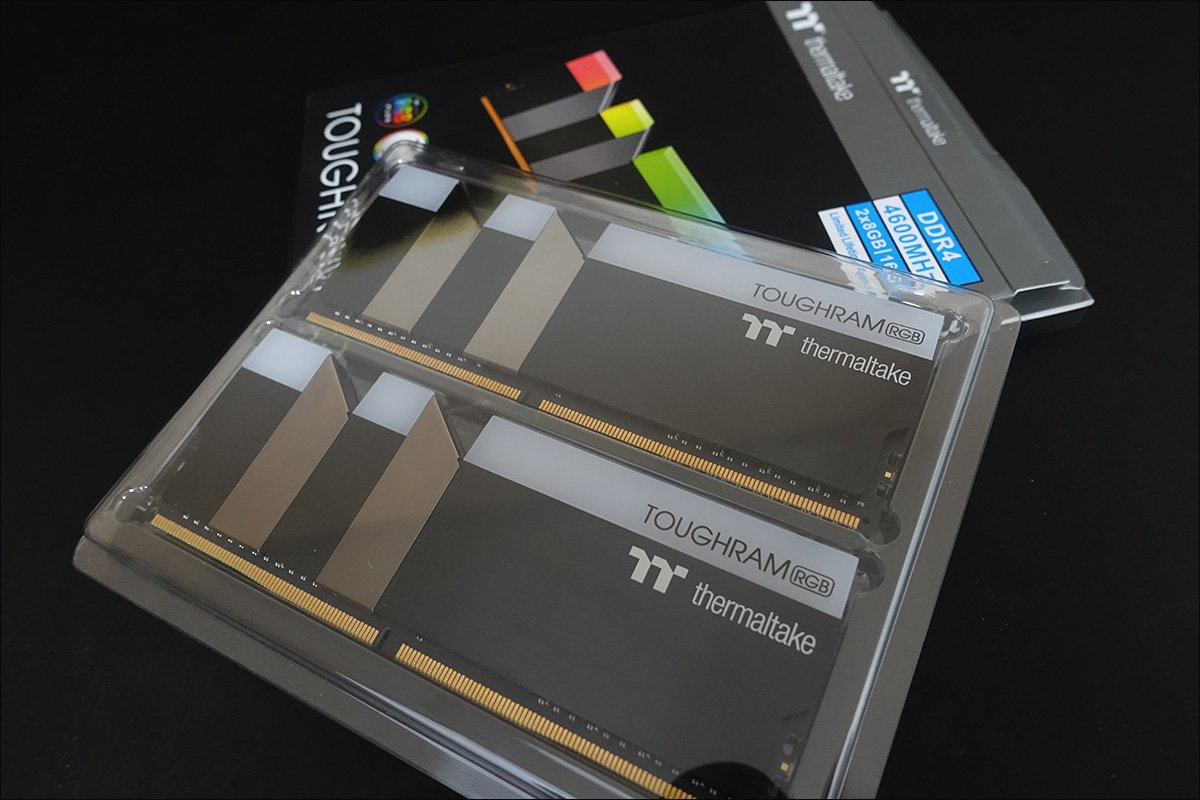 Thermaltake Toughram RGB 4600 CL19