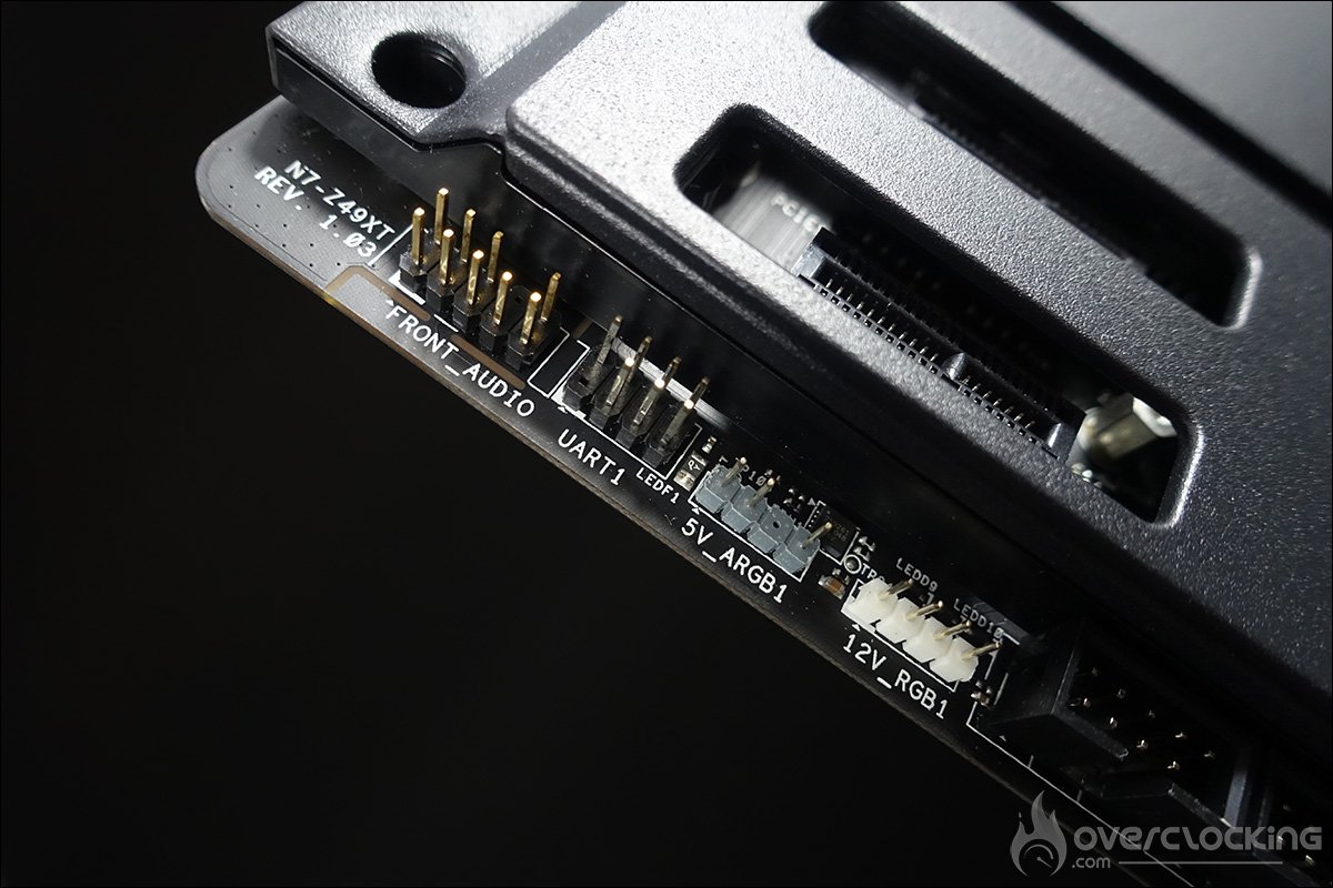 La carte mère N7 490 de NZXT