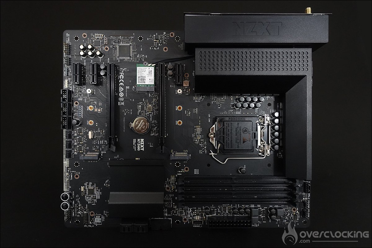 La carte mère N7 490 de NZXT