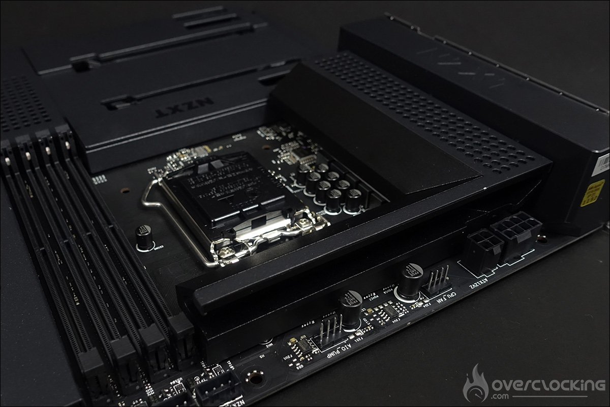 La carte mère N7 490 de NZXT