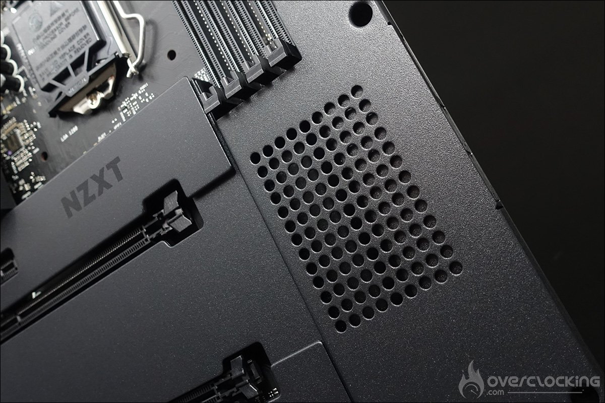 La carte mère N7 490 de NZXT