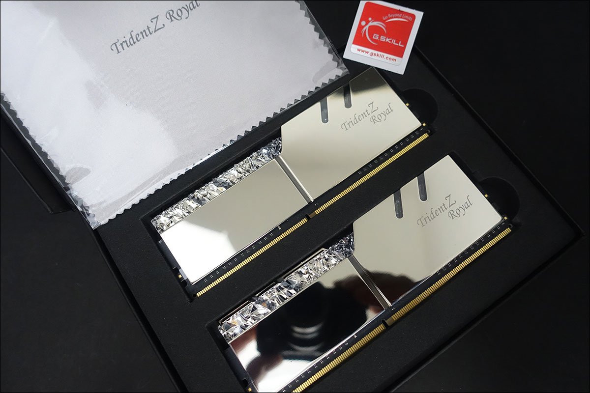 Kit mémoire GSKill TridentZ Royal 4400 CL16