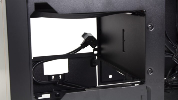 Silverstone Sugo 14 emplacement alimentation