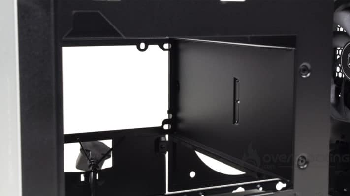 Silverstone Sugo 15 emplacement alimentation