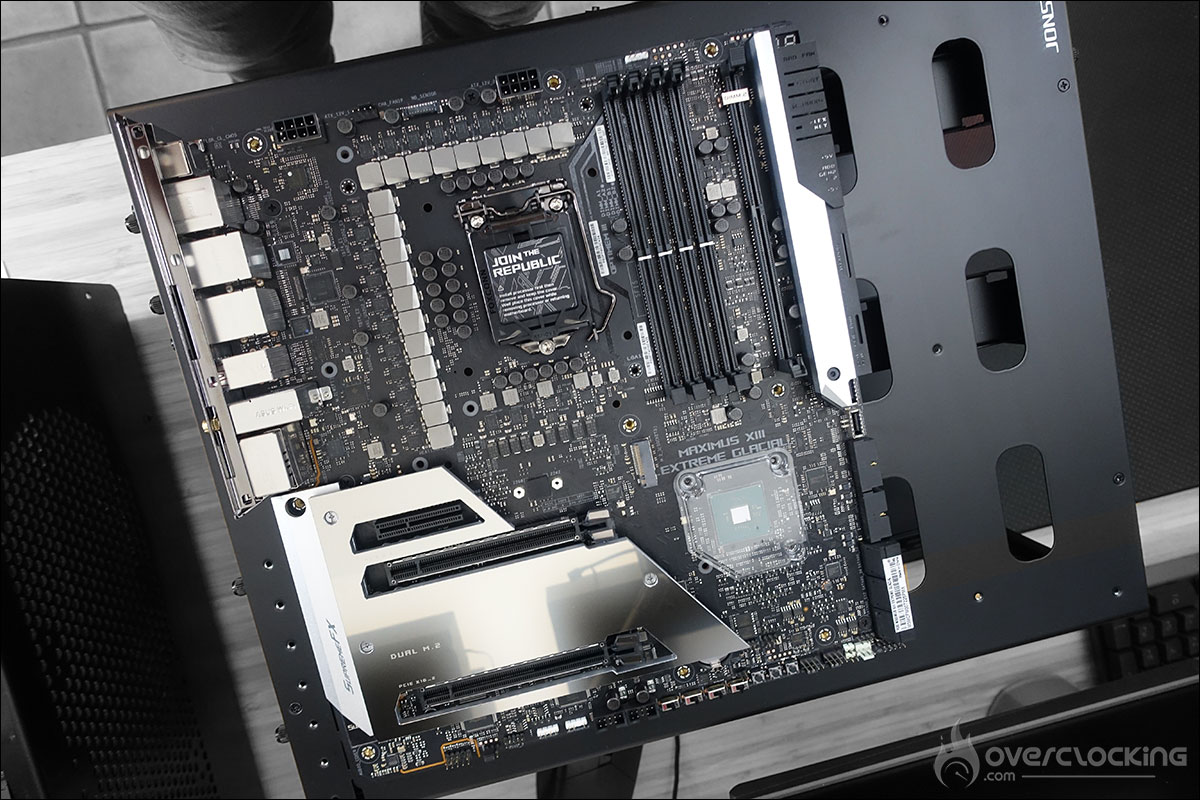 Installation ROG Maximus XIII Extreme Glacial