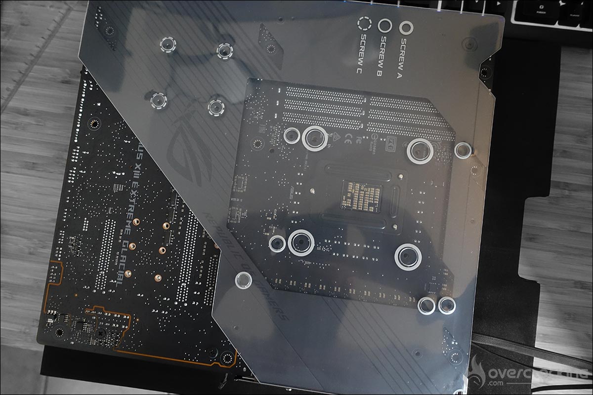 Installation ROG Maximus XIII Extreme Glacial