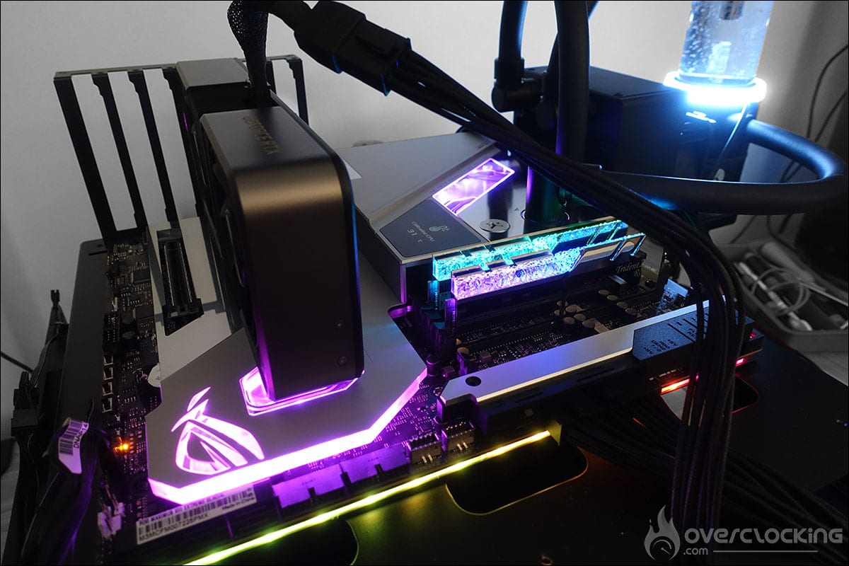 Carte mère ROG Maximus XIII Extreme Glacial