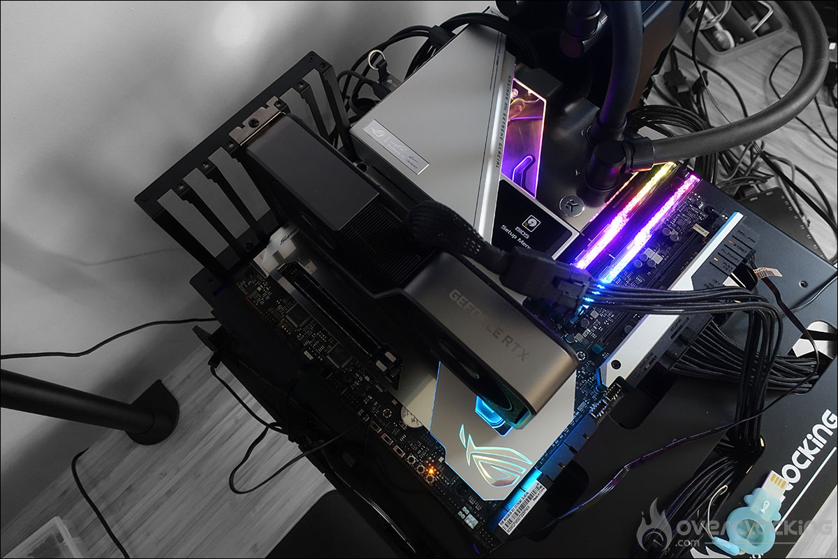 Carte mère ROG Maximus XIII Extreme Glacial