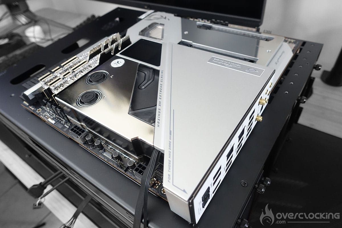 Carte mère ROG Maximus XIII Z590 Extreme Glacial