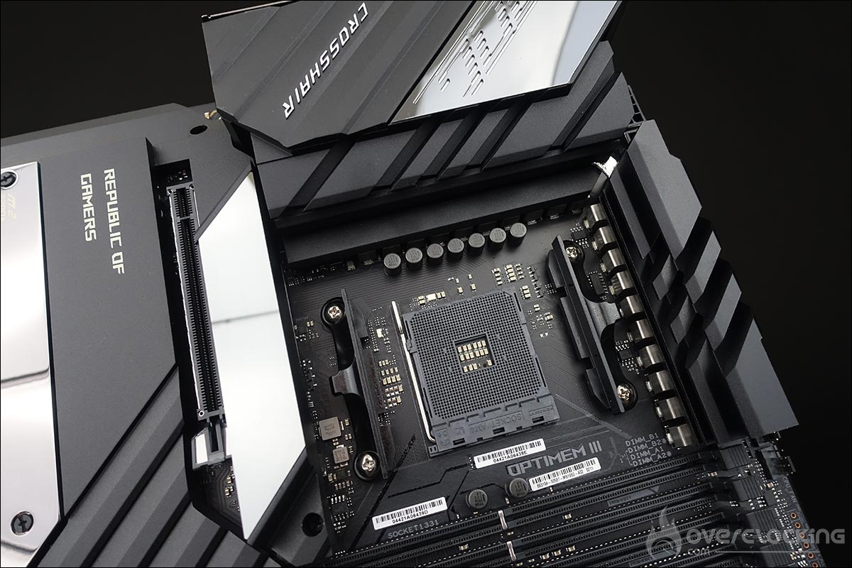 La carte mère Asus ROG Crosshair VIII Extreme