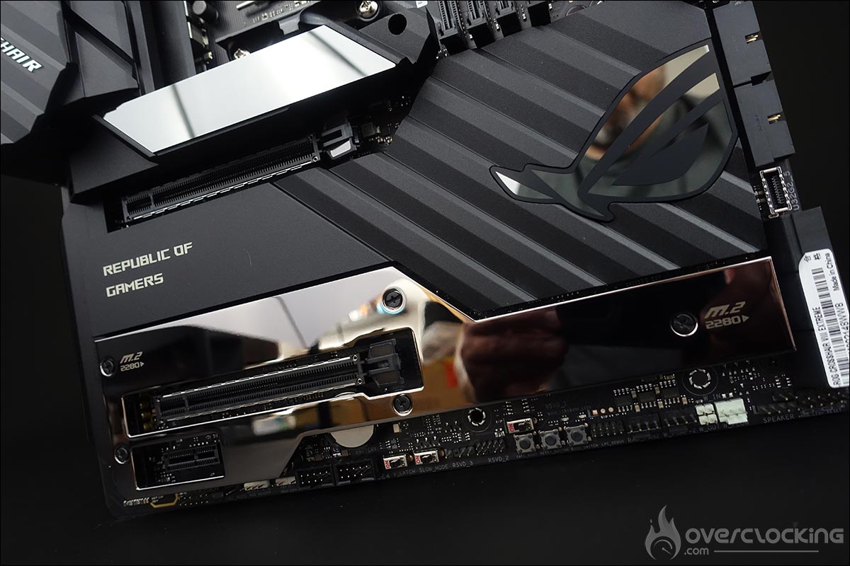 La carte mère Asus ROG Crosshair VIII Extreme