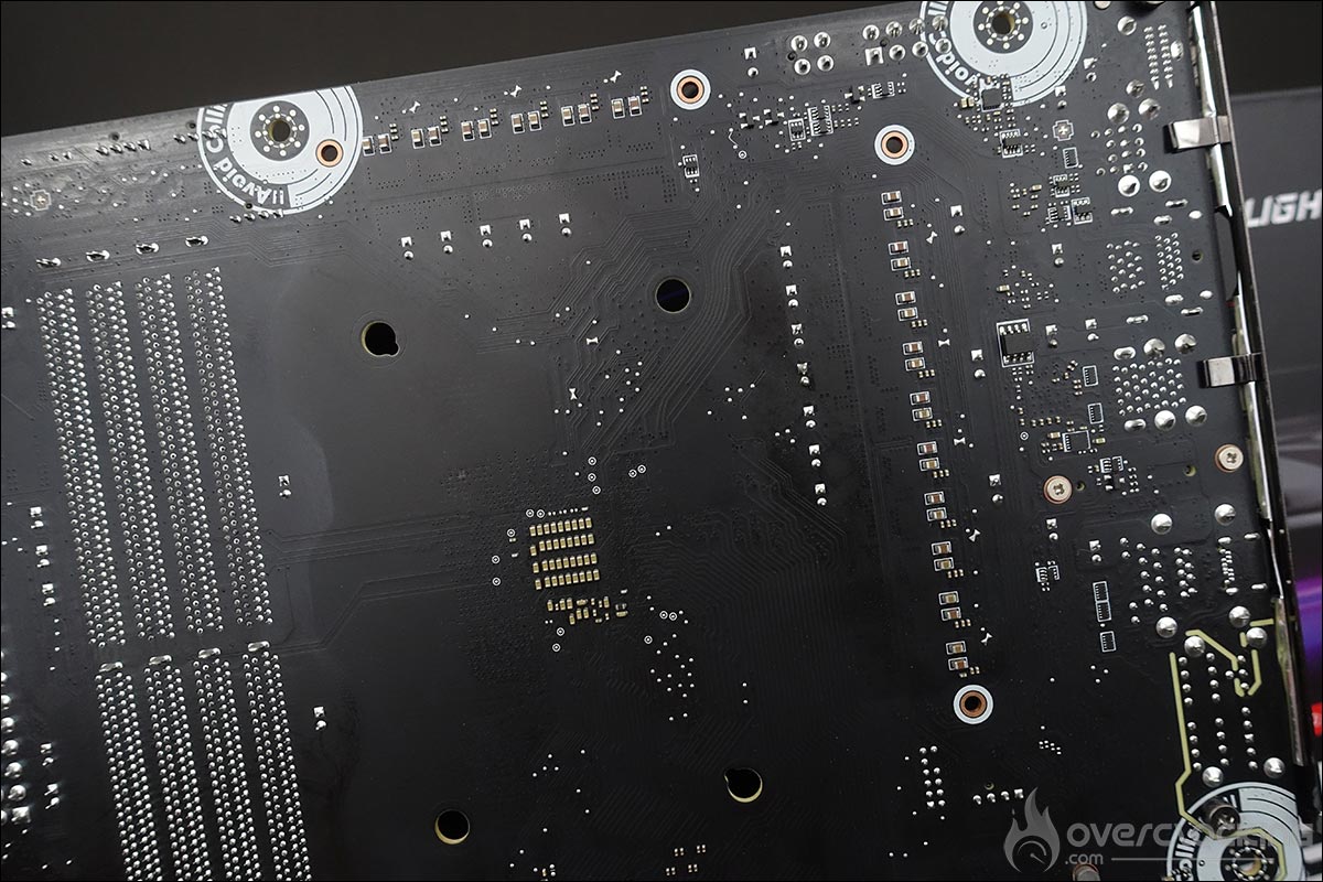 La carte mère MSI MPG X570S Carbon EK X