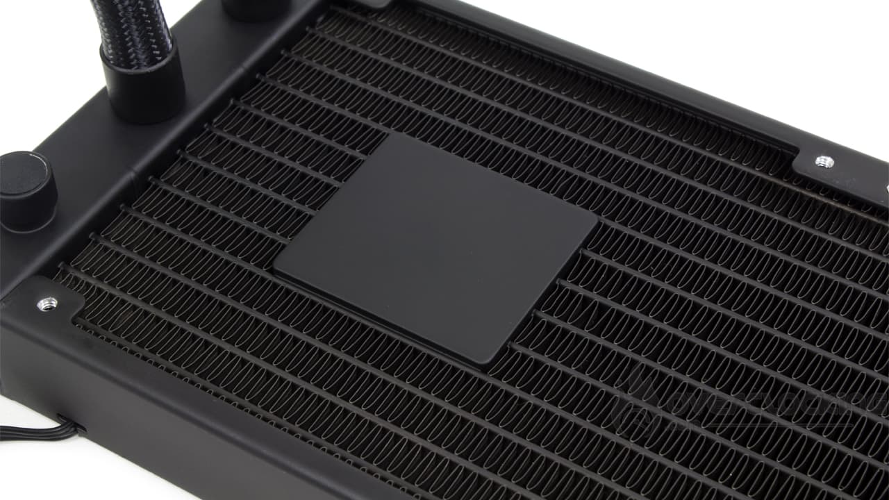 MSI MAG CoreLiqud C240 radiateur