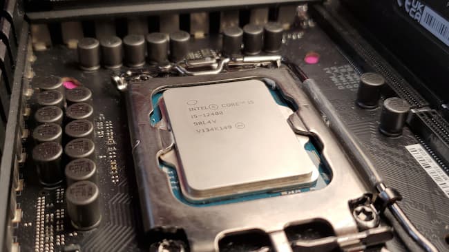 Alder Lake : Intel réagit à la torsion des CPU