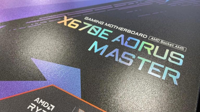 La carte mère AORUSX670E Master