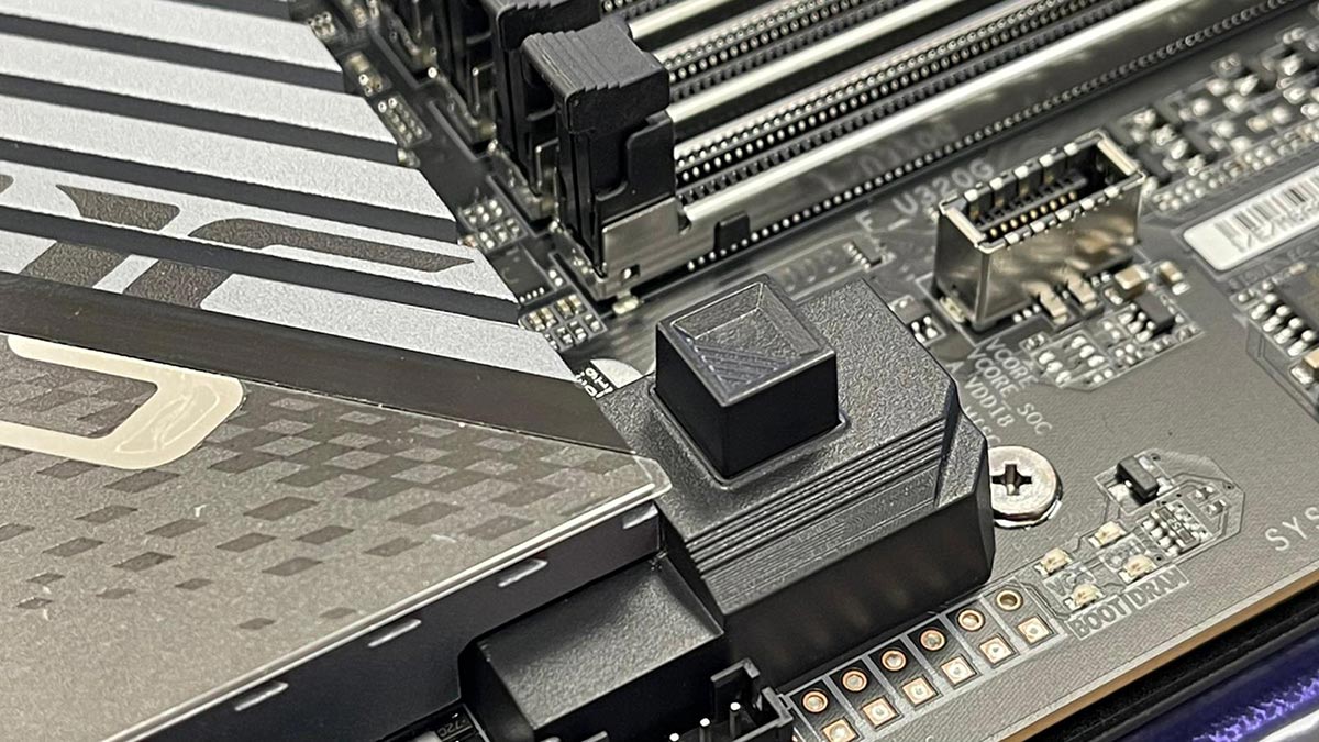 La carte mère AORUSX670E Master