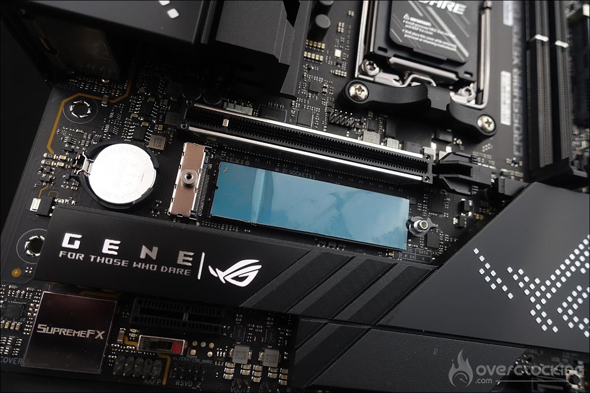 La carte mère ROG Crosshair X670E Gene d'Asus
