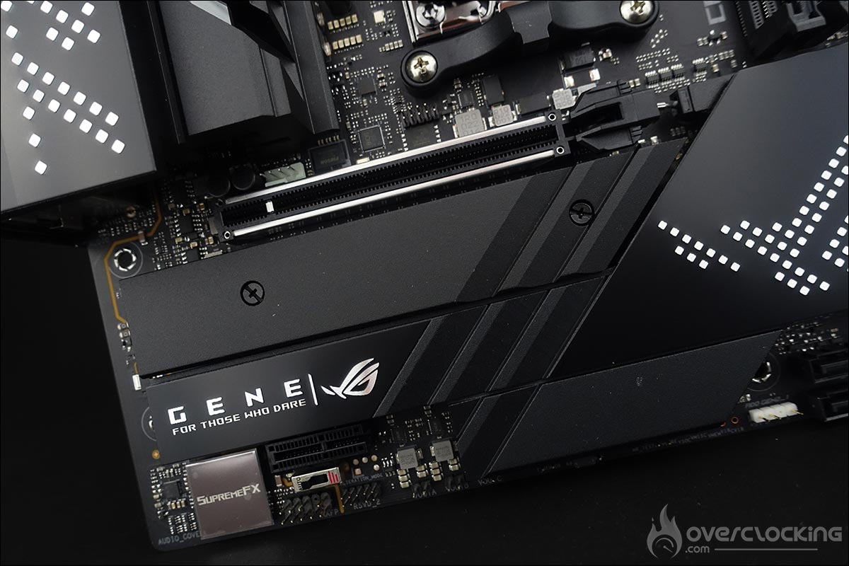La carte mère ROG Crosshair X670E Gene d'Asus