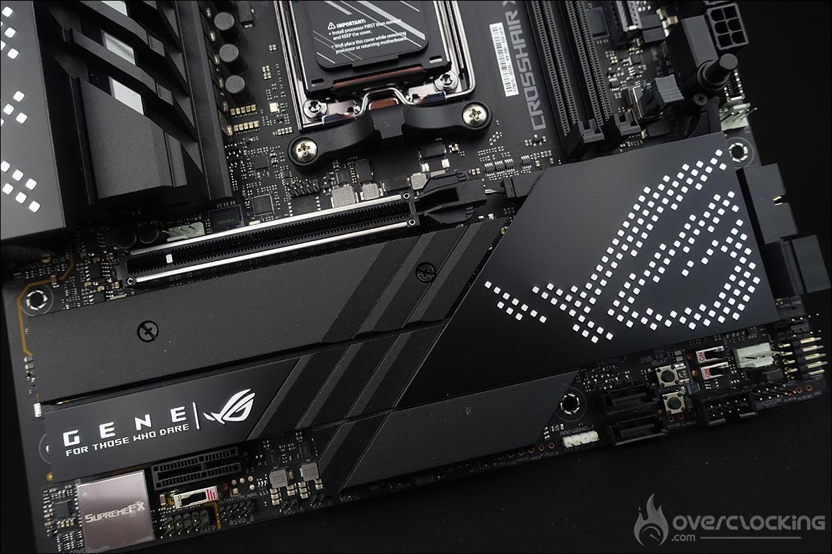 La carte mère ROG Crosshair X670E Gene d'Asus